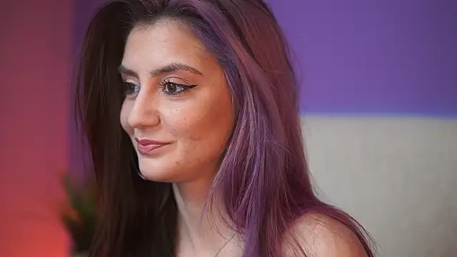 SabrinaHope online show from December 18, 2025, 9:21 pm