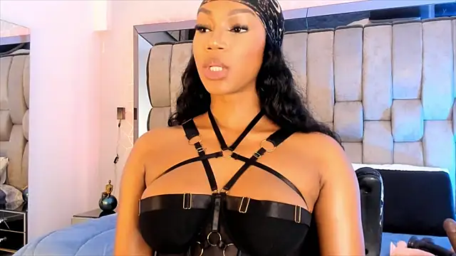 ChaynnaCooper online show from January 22, 2025, 3:18 pm