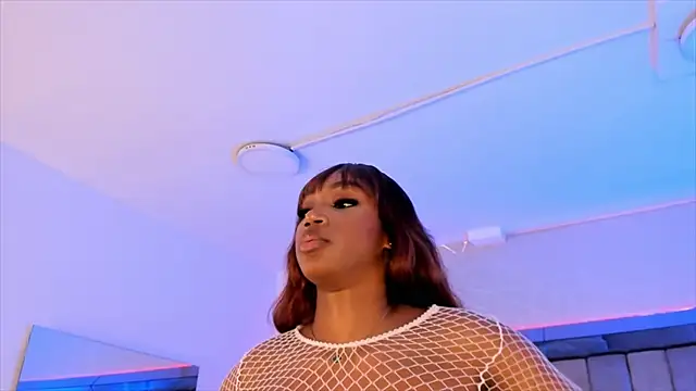 ChaynnaCooper online show from February 27, 2025, 6:20 pm