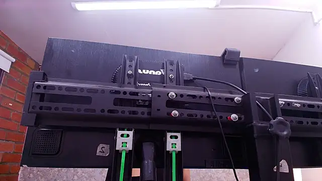 nicol f online show from January 27, 2025, 7:13 pm