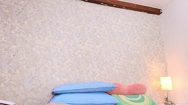 nicol f online show from October 21, 2025, 7:25 pm