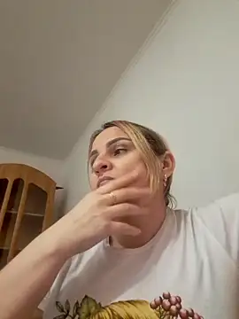 Snapshot of Malichkaanna30 chatting on March 2, 2025, 12:54 pm Malichkaanna30 online show from March 2, 2025, 12:54 pm