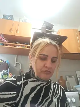 Snapshot of Malichkaanna30 chatting on September 28, 2025, 12:21 pm Malichkaanna30 online show from September 28, 2025, 12:21 pm