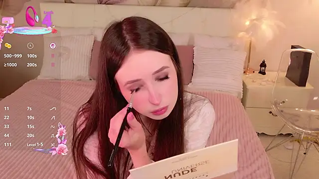 Snapshot of AliceLiddelle chatting on February 1, 2026, 4:49 pm AliceLiddelle online show from February 1, 2026, 4:49 pm