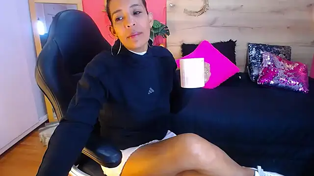 scarlet-foox online show from January 31, 2025, 12:07 pm