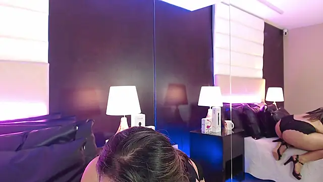 Snapshot of NaomyRivera chatting on February 13, 2025, 9:17 pm NaomyRivera online show from February 13, 2025, 9:17 pm