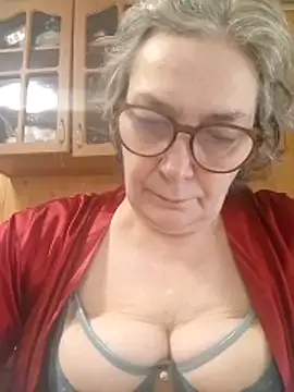 Snapshot of IrinaSweet54 chatting on April 23, 2026, 8:46 am IrinaSweet54 online show from April 23, 2026, 8:46 am