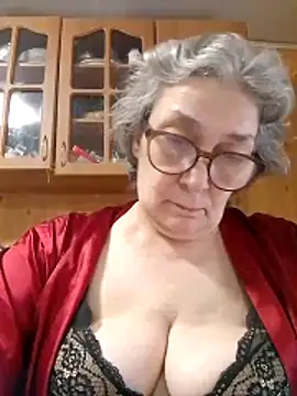 Snapshot of IrinaSweet54 chatting on May 10, 2026, 7:35 am IrinaSweet54 online show from May 10, 2026, 7:35 am