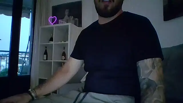 bobotatto online show from August 1, 2026, 4:34 am