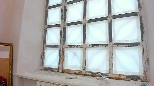 YourSuperModel online show from February 27, 2025, 11:20 am