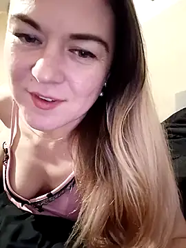 LunikaLunaX online show from December 30, 2024, 9:19 pm