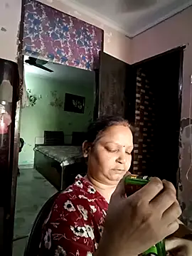 Snapshot of Kavya_kapoor chatting on April 19, 2026, 2:11 am Kavya kapoor online show from April 19, 2026, 2:11 am