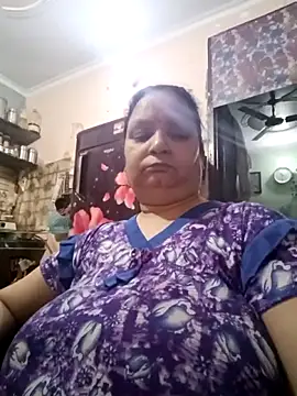 Snapshot of Kavya_kapoor chatting on April 22, 2026, 4:59 am Kavya kapoor online show from April 22, 2026, 4:59 am