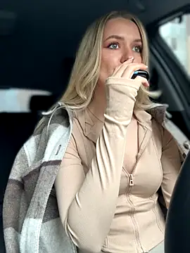 Devill Angel  online show from October 29, 2025, 8:27 am