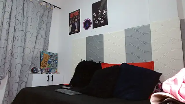 scarlett  morgan online show from February 12, 2026, 2:23 pm