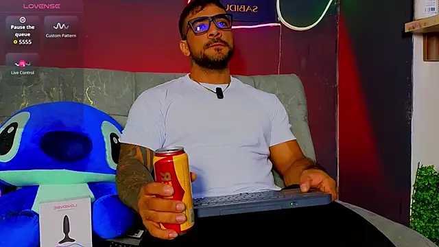 Snapshot of ERIC_HARRISON chatting on February 19, 2026, 2:18 am ERIC HARRISON online show from February 19, 2026, 2:18 am