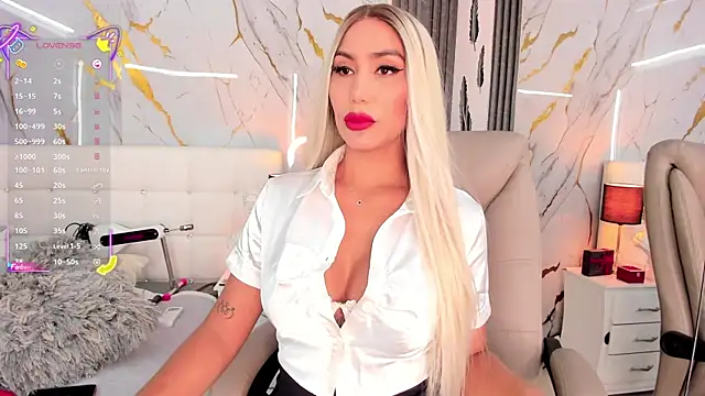 EmilyLeah  online show from July 26, 2026, 9:00 pm