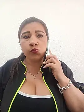 Hannahcandyy online show from June 11, 2026, 4:27 pm