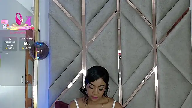 Lola King online show from November 6, 2025, 11:48 pm