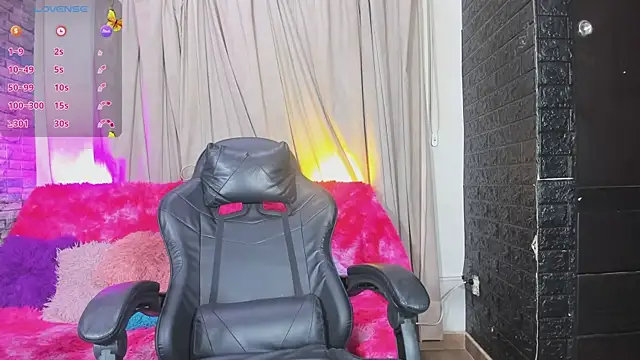 kitty queen10 online show from March 5, 2026, 4:41 am