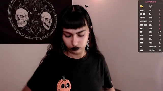 Snapshot of Little-Lucifer chatting on October 31, 2025, 1:50 am Little-Lucifer online show from October 31, 2025, 1:50 am