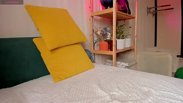 lovely ki online show from March 27, 2026, 6:19 am