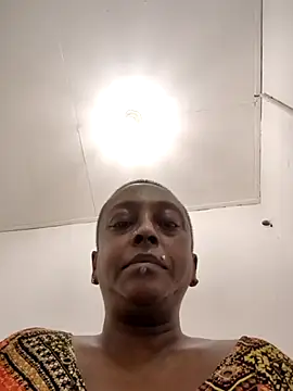 Snapshot of mamakarma1403 chatting on May 15, 2026, 2:29 am mamakarma1403 online show from May 15, 2026, 2:29 am