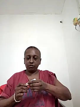 Snapshot of mamakarma1403 chatting on June 1, 2026, 12:56 am mamakarma1403 online show from June 1, 2026, 12:56 am