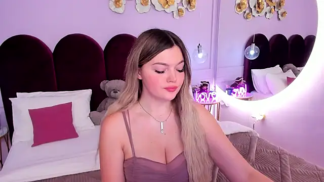 ZaraBloom online show from February 24, 2026, 3:21 pm