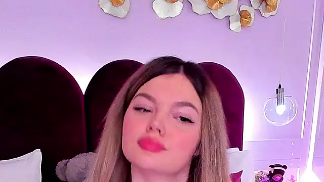 ZaraBloom online show from March 3, 2026, 4:13 pm