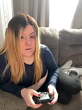 Snapshot of PuckBunny17 chatting on February 11, 2025, 9:03 pm PuckBunny17 online show from February 11, 2025, 9:03 pm