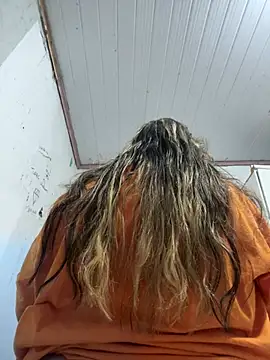 Snapshot of Vih222 chatting on February 16, 2026, 5:03 am Vih222 online show from February 16, 2026, 5:03 am