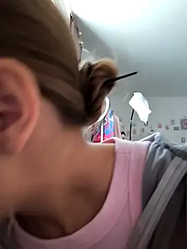 AliceBrayan online show from September 22, 2025, 5:09 am