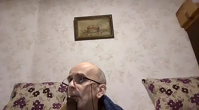 mariusica1xh online show from February 16, 2025, 9:27 pm