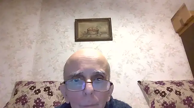 mariusica1xh online show from February 18, 2025, 8:47 pm