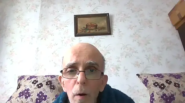 mariusica1xh online show from February 25, 2025, 10:04 am