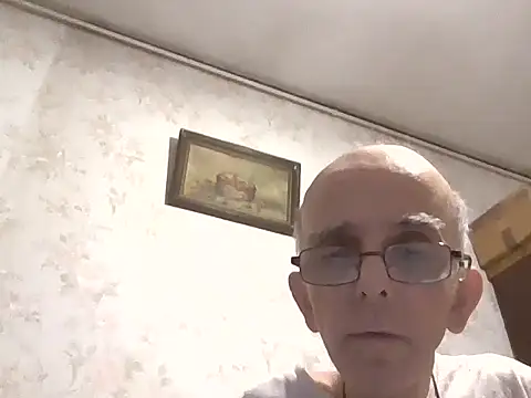 mariusica1xh online show from September 15, 2025, 8:09 pm