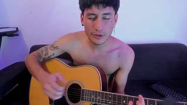 Snapshot of Henrikk_senn chatting on March 13, 2026, 1:56 am Henrikk senn online show from March 13, 2026, 1:56 am