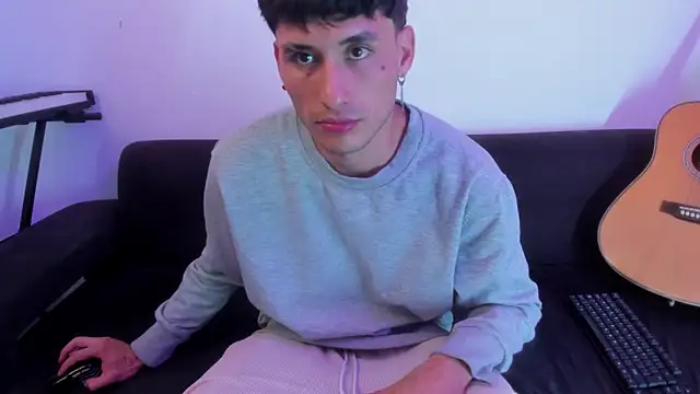 Snapshot of Henrikk_senn chatting on March 24, 2026, 9:47 am Henrikk senn online show from March 24, 2026, 9:47 am