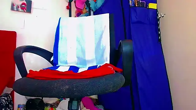 Snapshot of nicol_gill_ chatting on February 7, 2025, 12:50 pm nicol gill online show from February 7, 2025, 12:50 pm