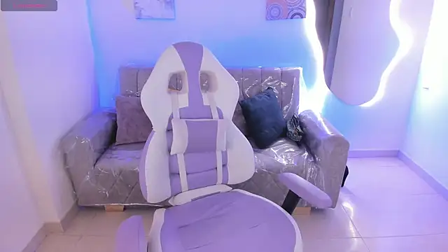 Charlotte cowell sub1  online show from December 13, 2025, 8:25 pm