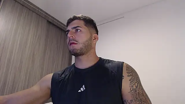 Snapshot of thomas_gun chatting on December 5, 2024, 6:10 am thomas gun online show from December 5, 2024, 6:10 am