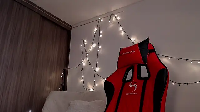 Snapshot of thomas_gun chatting on December 21, 2024, 8:54 pm thomas gun online show from December 21, 2024, 8:54 pm