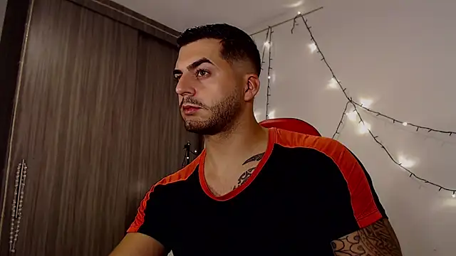 Snapshot of thomas_gun chatting on January 12, 2025, 5:03 am thomas gun online show from January 12, 2025, 5:03 am