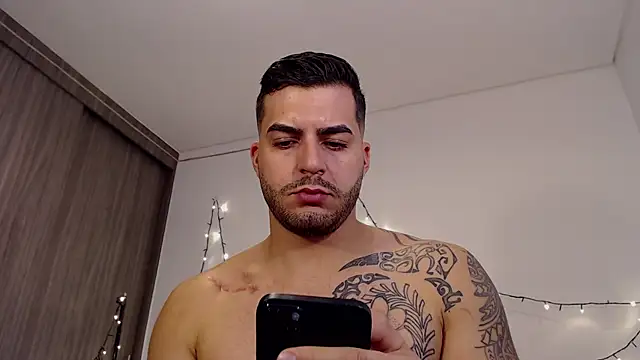 Snapshot of thomas_gun chatting on January 17, 2025, 3:22 pm thomas gun online show from January 17, 2025, 3:22 pm