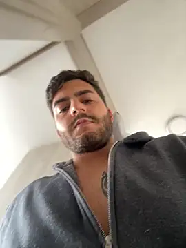 Snapshot of thomas_gun chatting on October 26, 2025, 8:04 pm thomas gun online show from October 26, 2025, 8:04 pm