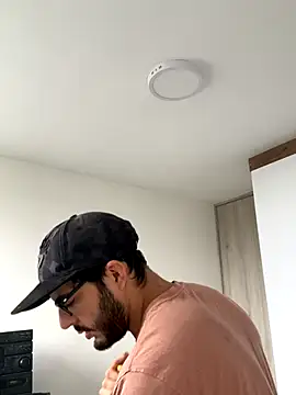 Snapshot of thomas_gun chatting on December 5, 2025, 3:41 pm thomas gun online show from December 5, 2025, 3:41 pm