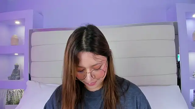 Lanna18 online show from March 6, 2025, 11:58 am