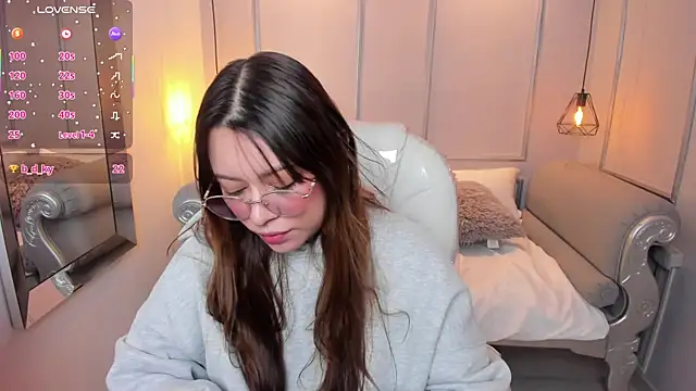 Lanna18 online show from October 11, 2025, 11:53 am