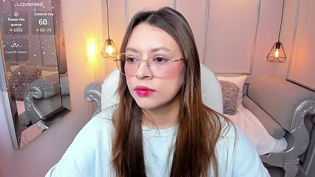 Lanna18 online show from November 1, 2025, 11:56 am